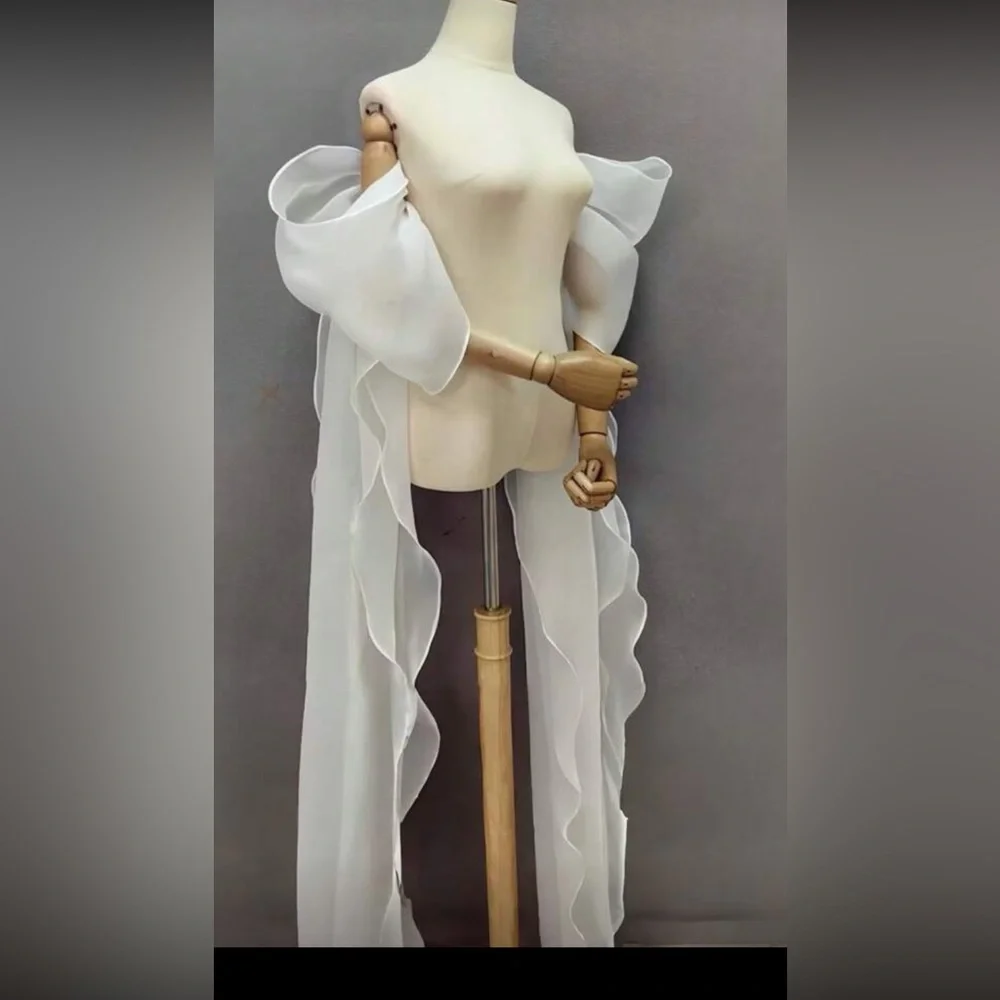 Elegant White Sheer Sleeves - Picture 2 of 3
